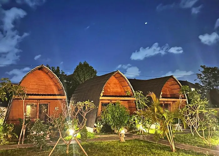 Yogasari Lodge *